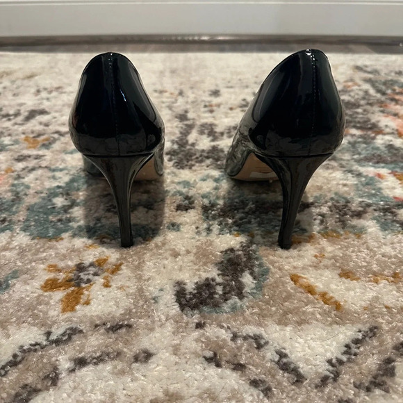LK Bennett black patent leather round toe pumps - Picture 4 of 5